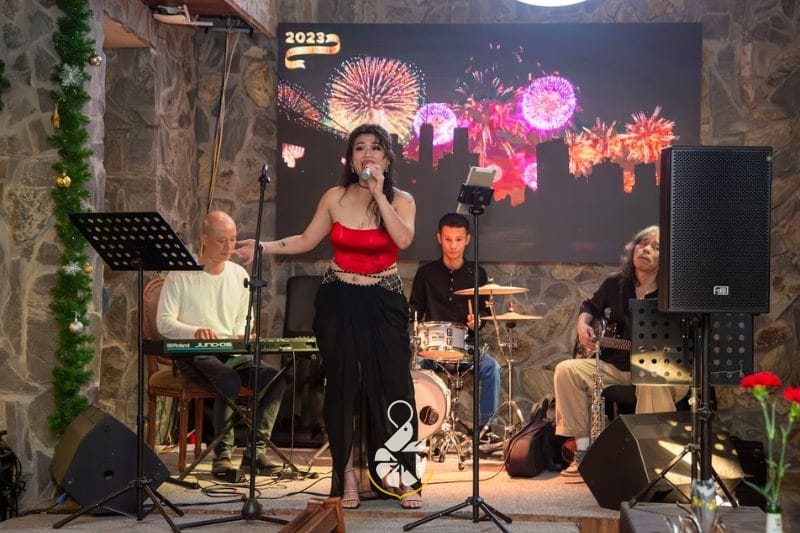 Anchor - nhà hàng tổ chức tiệc cuối năm tại Đà Nẵng có đêm liveband sôi động