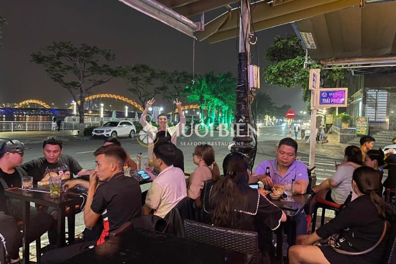 Thưởng thức bia và âm nhạc tại nhà hàng view đẹp Đà Nẵng Bamboo 2 Bar