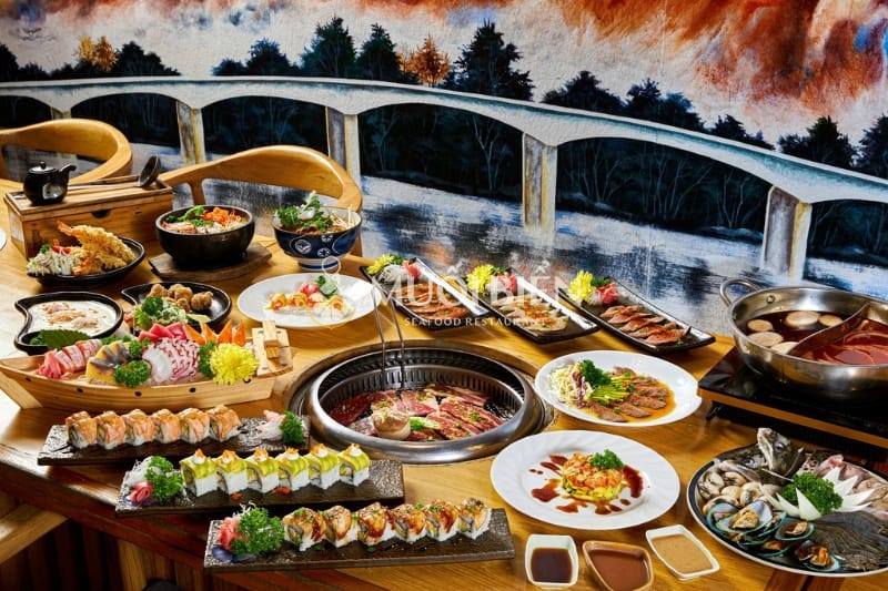 Nhà hàng tại Đà Nẵng Dasushi có buffet phù hợp cho các buổi gặp gỡ bạn bè