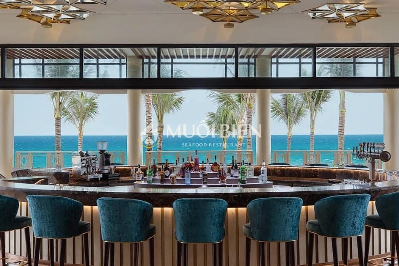 La Plage - nhà hàng view đẹp Đà Nẵng với cảnh biển thơ mộng, không gian thoáng đãng 