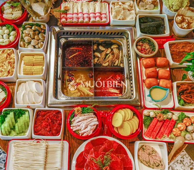 Thực đơn tại nhà hàng Gang Yu Hot Pot rất đa dạng và hấp dẫn từ khẩu vị đến khâu trình bày