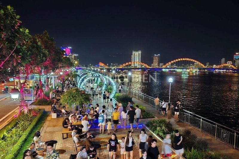 phố đi bộ Bạch Đằng