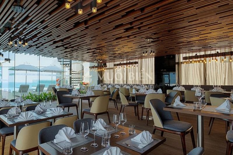 seaside restaurant Danang