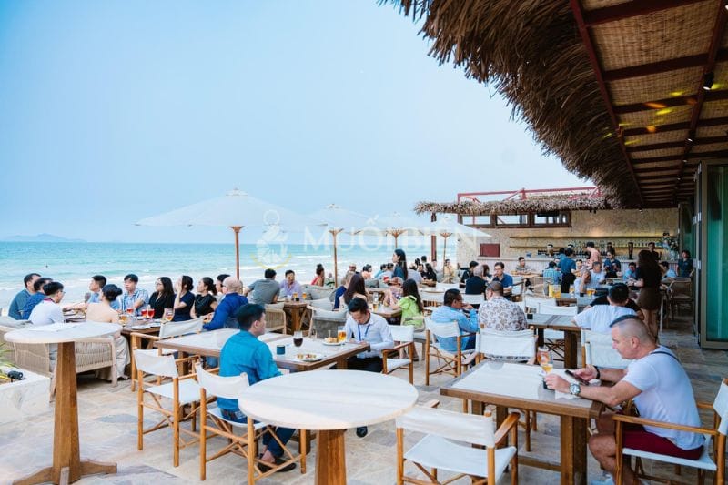 seaside restaurant Danang