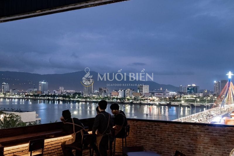 restaurants with nice views Danang