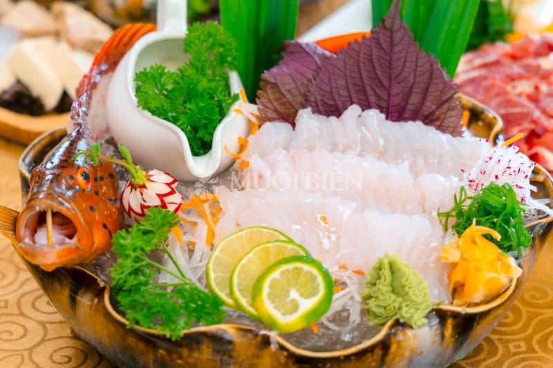 cá mú đỏ sashimi tại Muối Biển Seafood Restaurant cá mú đỏ sashimi