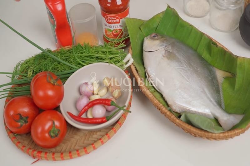 Nguyên liệu làm cá chim sốt cà chua Cá chim sốt cà chua