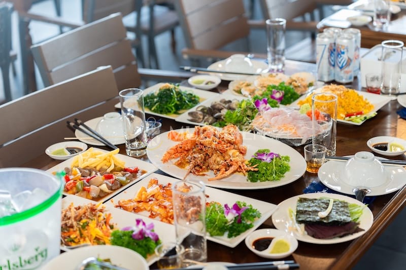Thực đơn cơm đoàn đa dạng tại Muối Biển nhà hàng cơm đoàn Đà Nẵng
