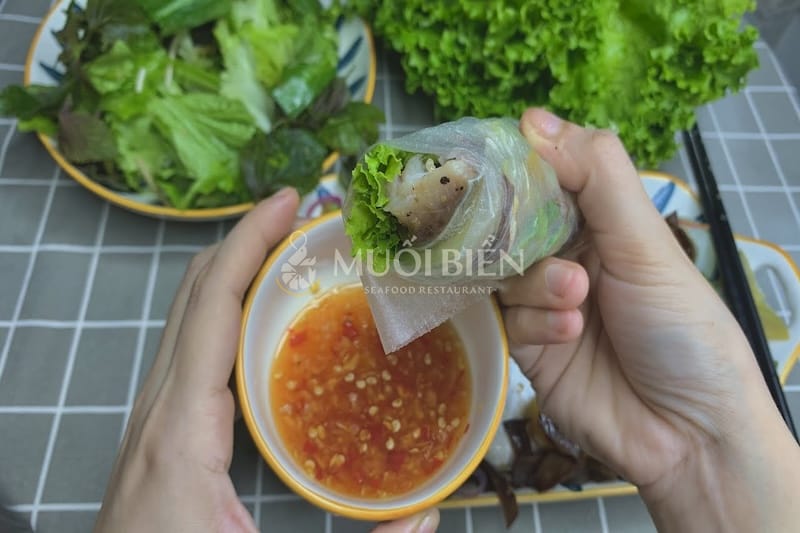cá chim hấp hành cuốn bánh tráng Cá chim hấp cuốn bánh tráng