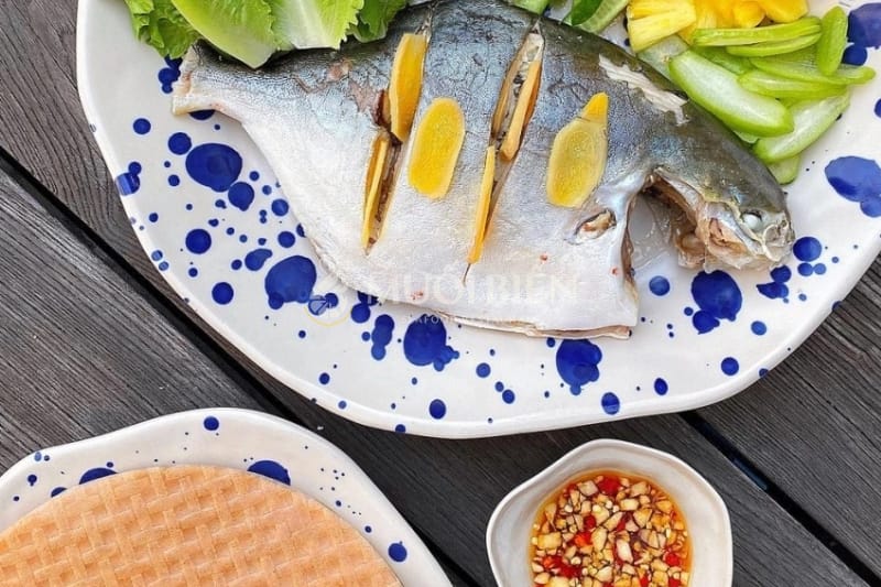 Cá chim hấp cuốn bánh tráng Cá chim hấp cuốn bánh tráng