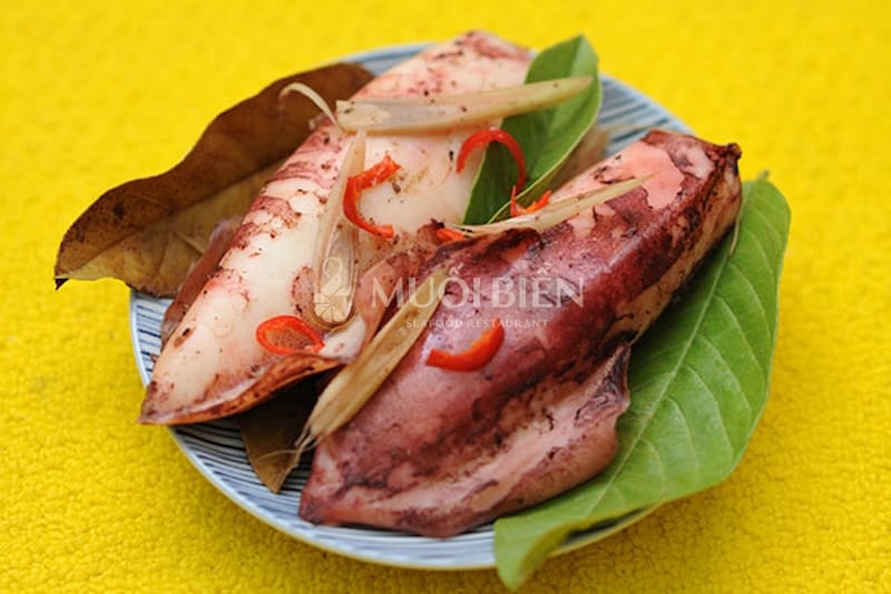 mực ống hấp lá ổi hấp mực ống