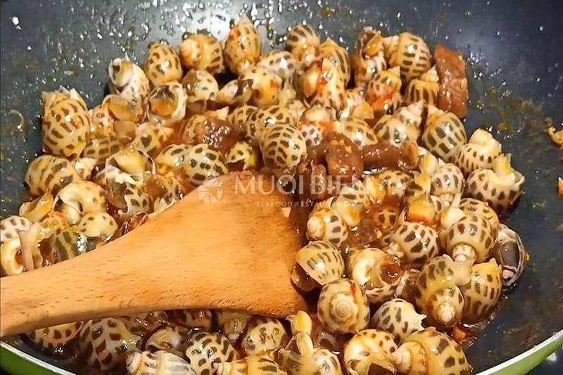cách làm ốc hương xào me ốc hương xào me