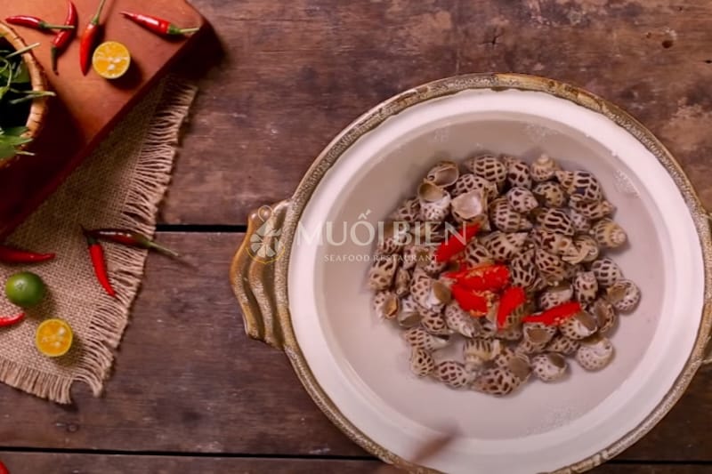 sơ chế ốc làm ốc hương rang muối
