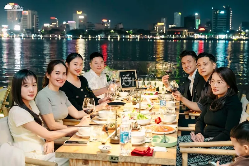 The View - Yacht Restaurant Da Nang địa điểm tổ chức sinh nhật đà nẵng