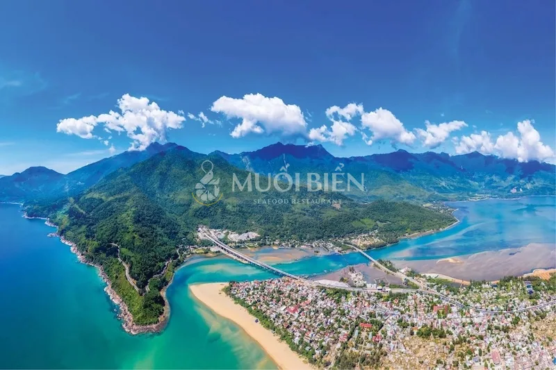 Bãi biển Lăng Cô địa điểm du lịch gần đà nẵng