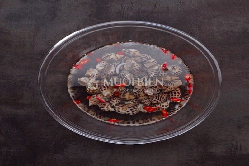 Sơ chế ốc hương đơn giản ốc hương xào dừa