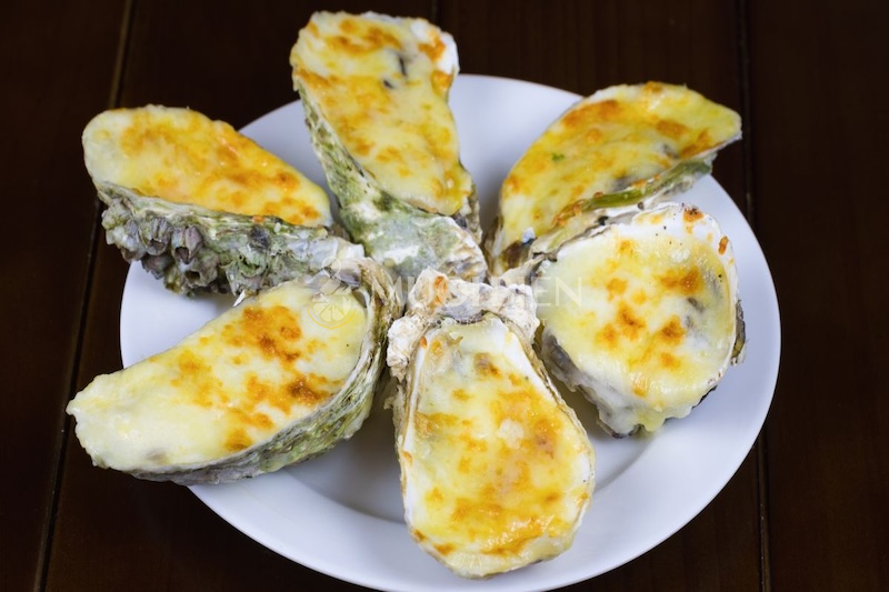 Hàu nướng phô mai - Cách chế biến hàu ngon đơn giản