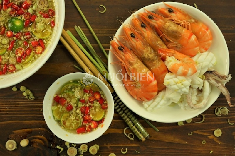 Cách làm muối ớt sả tắc chấm tôm hấp ngon