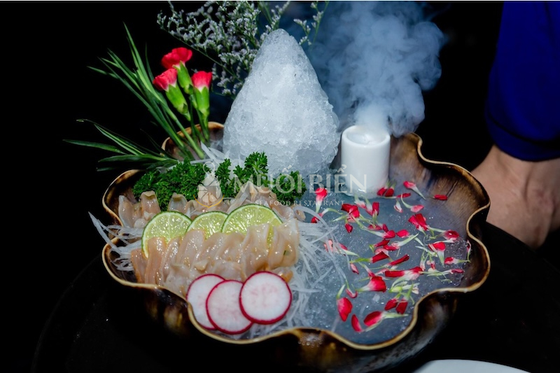 Ốc vòi voi sashimi tại Muối Biển Seafood Restaurant