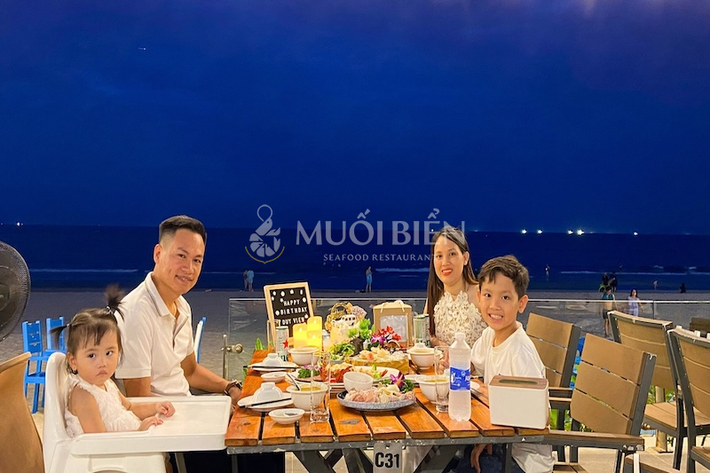 Birthday venues in Da Nang with sea view - Muối Biển Seafood Restaurant