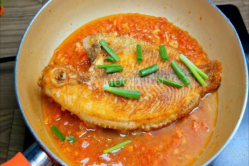 Cách làm cá diêu hồng sốt cà chua bắt cơm