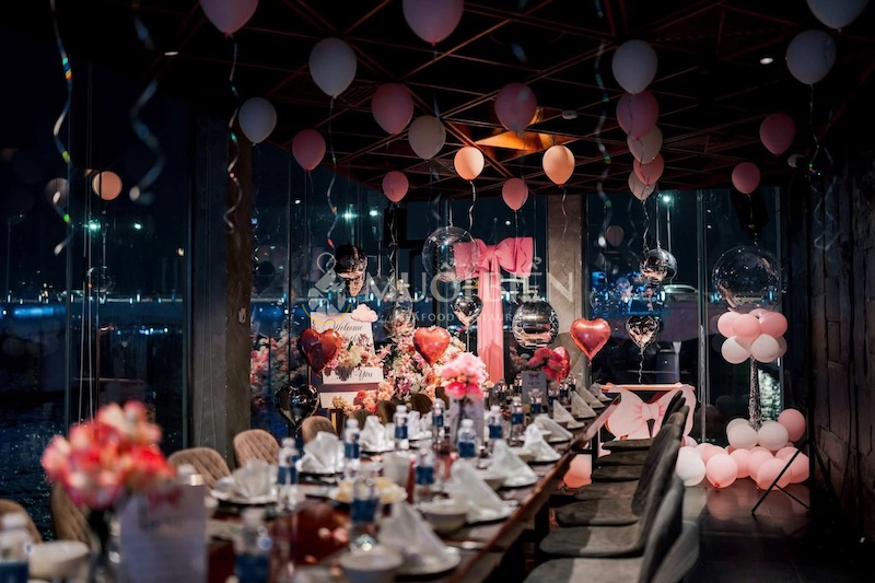 Memory Lounge - a romantic birthday venue along Han River