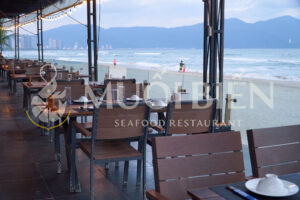Khu vực view biển tại nhà hàng Muối Biển Seafood